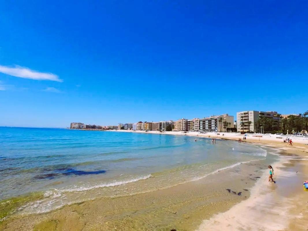 Amazing Penthouse On The Beach, Sea Views, Wifi, Airconditioning And Parking Torrevieja Luaran gambar